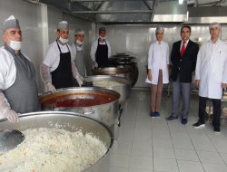 Batman'da her gün bin 200 yoksula sıcak yemek dağıtılıyor