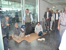 Bin hacı adayı iki gündür havalimanında bekletiliyor