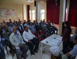 Arı yetiştiricileri dernekleşmek için toplandılar