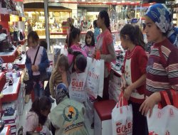 Avrupa Yetim Der Afyon'lu yetimleri giydirdi