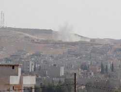 Sınıra yakın bir markete havan mermisi düştü