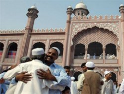 Pakistan'da Bayram Bugün Başladı