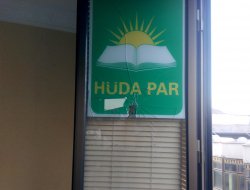 Siirt'te HÜDA PAR'a taşlı saldırı