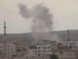 ABD Kobani'de cami bombaladı