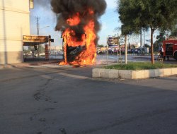 Mersin'de yolcu otobüsü yandı