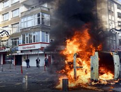 İstanbul Valiliği: 3'ü polis 52 yaralı