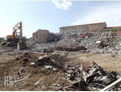 Ergani'de Hasarlı Okulun Yıkımına Başlandı