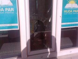 HÜDA PAR Mardin İl Binası'na taşlı saldırı