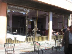 PKK'lı çeteler, işyerini yakıp eşyalarını yağmaladı