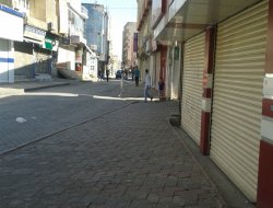 Şırnak'lı esnaflar kepenklerini açamıyor
