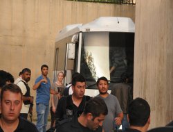 Gözaltına alınan 52 kişi adliyeye sevk edildi