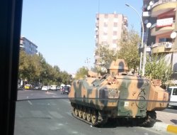 Asker birliklerine geri çekildi