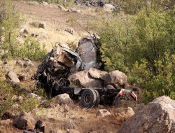 Mazot yüklü tanker uçuruma yuvarlandı