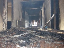 PKK yandaşları Cizre'de öğrenci yurdu yaktı