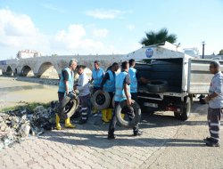 Seyhan Nehri'nden çıkan atıklar şaşırttı