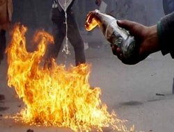 Ak Parti Cizre İlçe Başkanlığına molotoflu saldırı