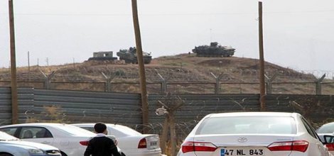 Tanklar Kamışlı'ya döndü