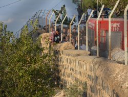Urfa Kalesi'nde intihar girişimi