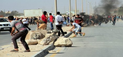 Geçiş hükümetine karşı darbe girişimi Libya'yı iç savaşa sürükledi