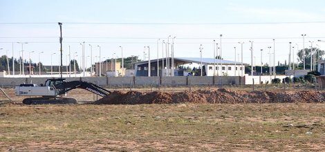 Akçakale sınırına dev hendekler kazılıyor