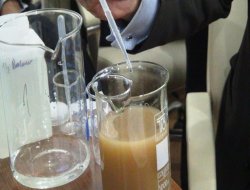 Süper iyonize su ile yaptığı gösteri hayran bıraktı