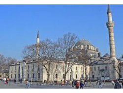 Başörtüsü Direnişinin Sembolü Beyazıt Camii