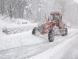 Hakkari'de köylere ulaşım sağlanamıyor
