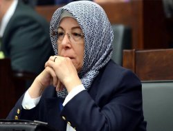 Mecliste bir Vekil daha başörtüsüyle taçlandı