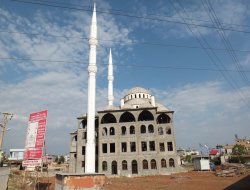 Tarsus'un en büyük cami inşaatı durma noktasına geldi