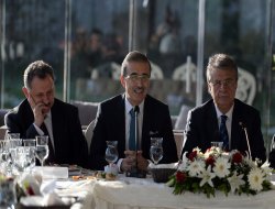 "Bir ülkenin savunması başkalarına emanet edilemez"