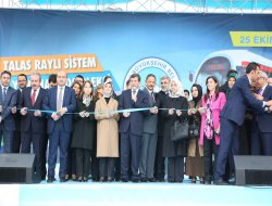 Davutoğlu:"Kayseri'yi ayağa kaldıracak projelere omuz verdik"