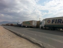 Habur Sınır Kapısında araç kuyruğu