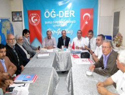 HÜDA PAR'dan Şuurlu Öğretmenler Derneğine ziyaret