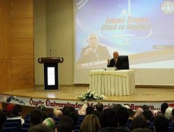 MŞÜ'de İslami İlimler Konferansı verildi