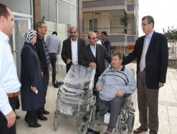 Suriyelilerin giyim ihtiyacı için giyim mağazası kuruldu