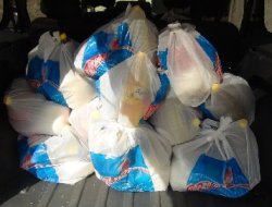 Çermik Köprü-Der'den, muhtaç ailelere gıda yardımı