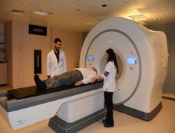 DÜ Hastanelerinde üç boyutlu kanser tedavisi