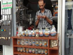 Suriyeli mülteci sanatıyla geçimini sağlıyor