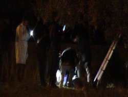 Asılı makeni gerçek sanan vatadaşlar polisi harekete geçirdi