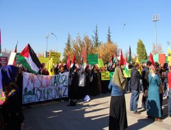 Üniversite öğrencileri israil'i protesto etti