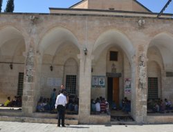 Çakeri Camii, tarihi ve mimarisiyle ilgi odağı