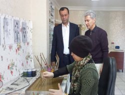 Ebru sanatı Batman'da yaygınlaşıyor