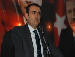 "Kürt kimliğini Marksist düşünceye hapsetmeye çalışıyorlar"