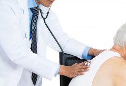 Zatürre 65 yaş üstü kişilerde daha ağır seyrediyor