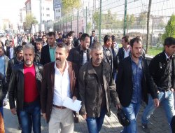 Ekmeksiz kalmamak için yürüdüler