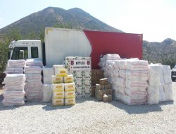 Bitlis'te kaçak çay ve sigara ele geçirildi