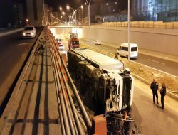 Batman'da TIR köprüden aşağı uçtu:1 yaralı