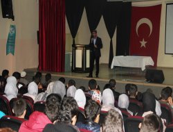 Midyat' ta 'İslami şahsiyet ve akademik başarı' konferansı