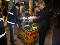Bursa'da seyyar satıcılara gece baskını