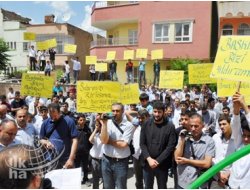 Mustazaf Der'in Kapatılması Eşzamanlı Açıklamalarla Kınandı